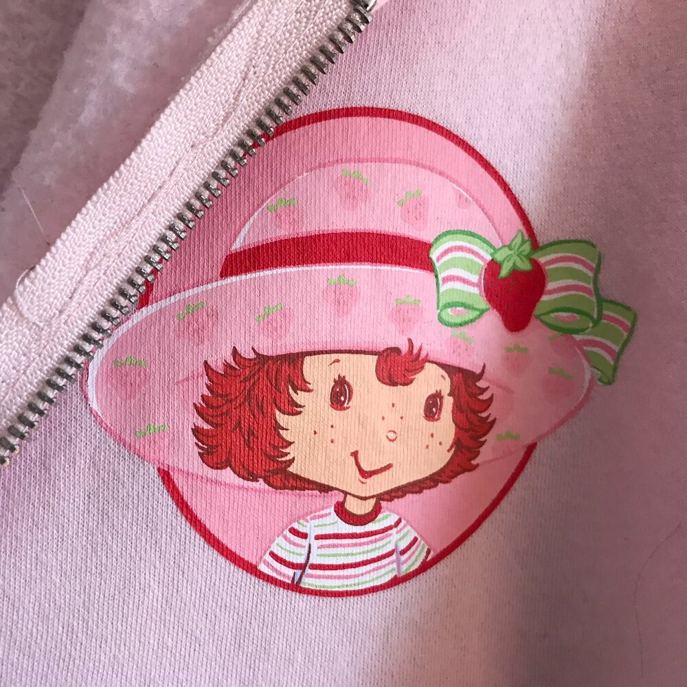 Strawberry Shortcake Hoodie LG Hot Topic - Picture 7 of 11